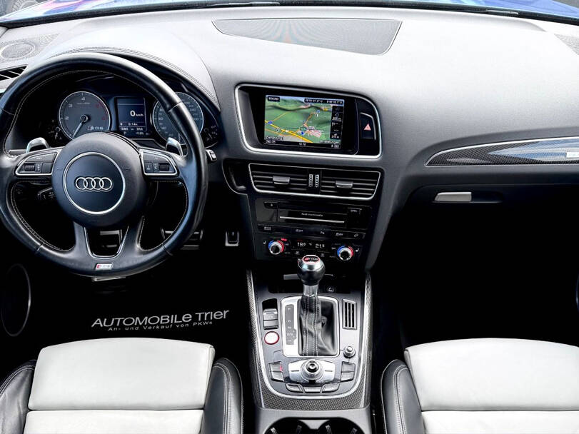 Audi SQ5 1st (Typ 8R) Generation Interior 