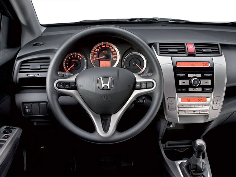 هوندا سيتي الجيل الخامس Interior 