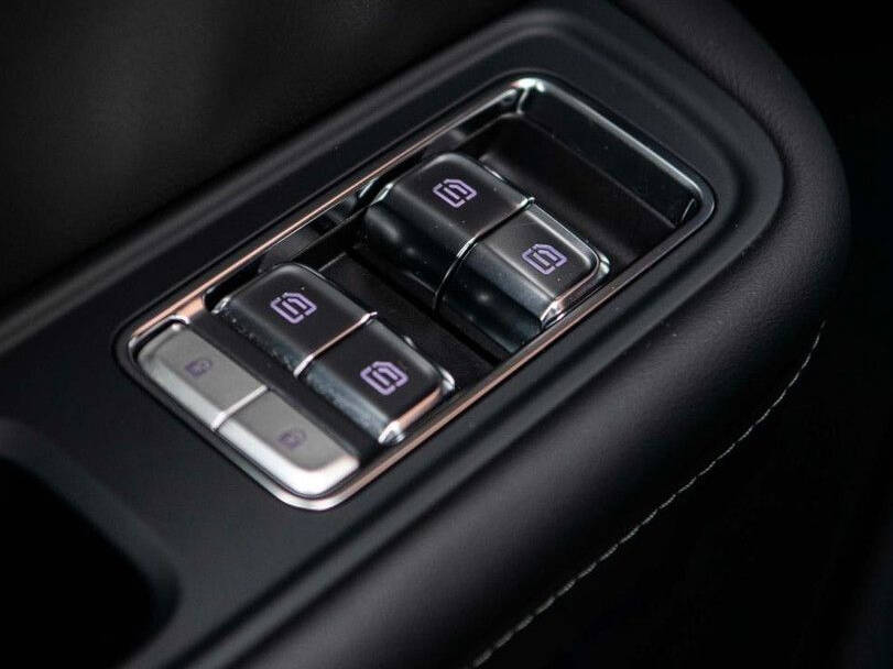 Hongqi E HS9 2025 Interior 