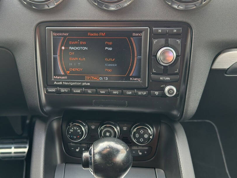 Audi TT 2nd (Typ 8J) Generation Interior 