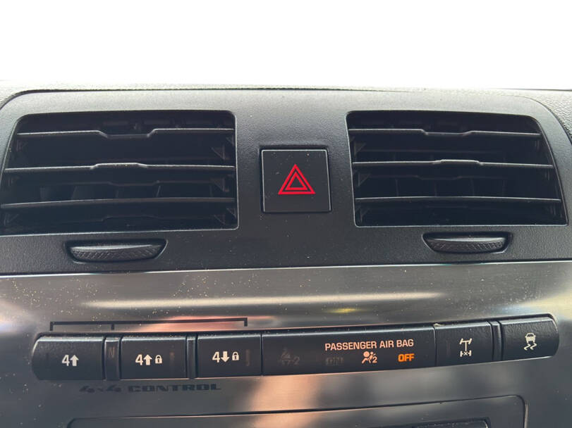 Hummer H3 Interior 
