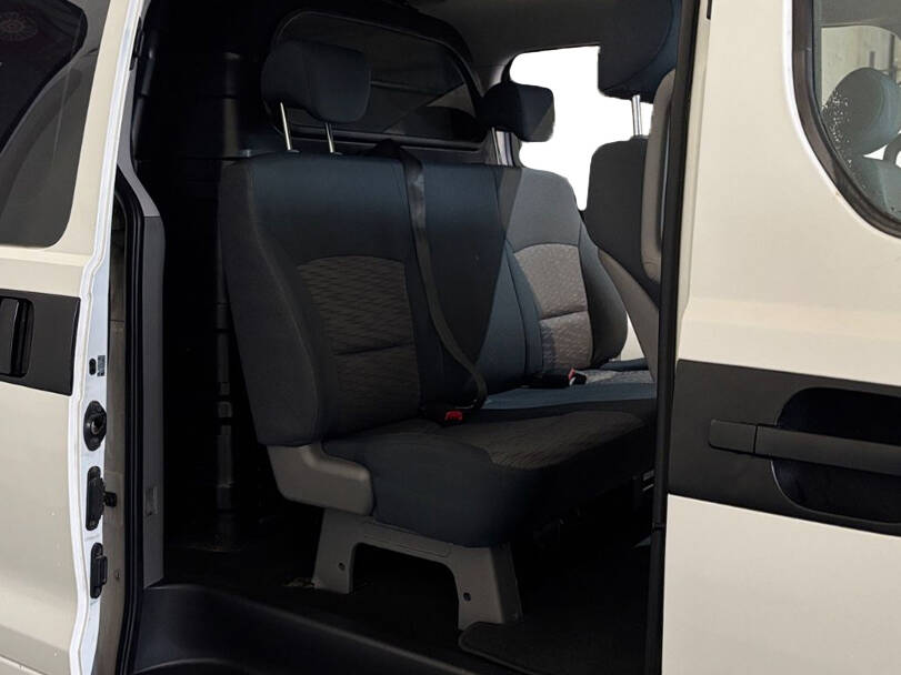 هيونداي إتش ١ Interior 