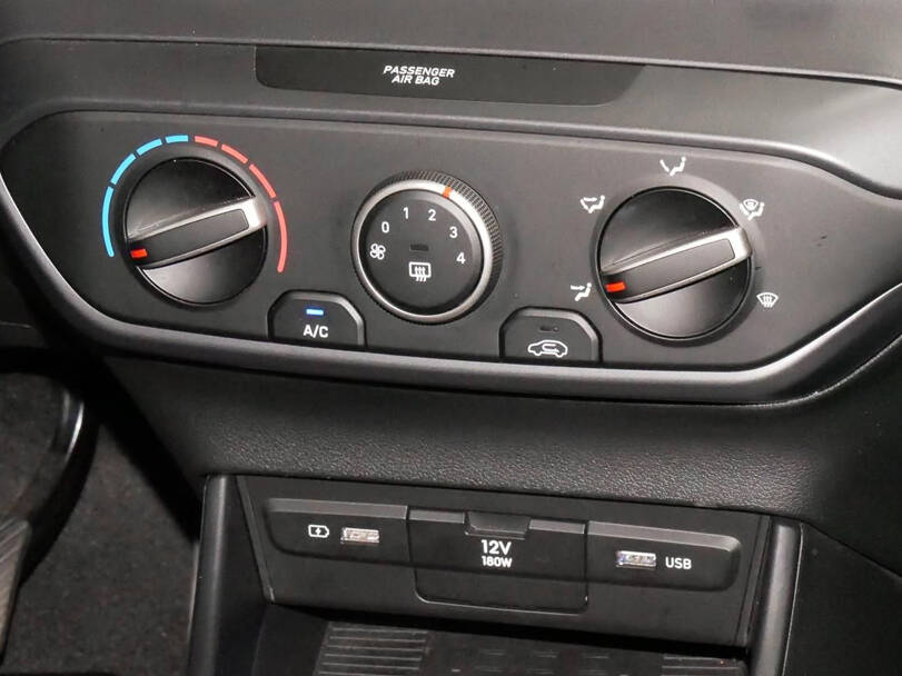 هيونداي آي ٢٠ 2025 Interior 