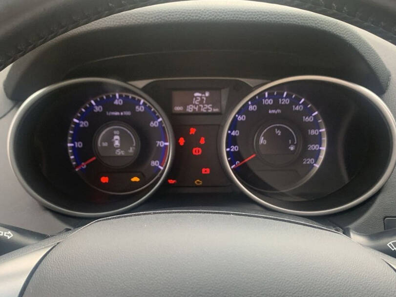 Hyundai ix35 1st Generation Interior 