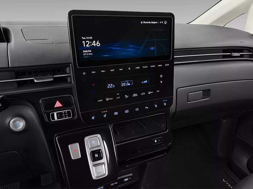 هيونداي ستاريا 2025 Interior 