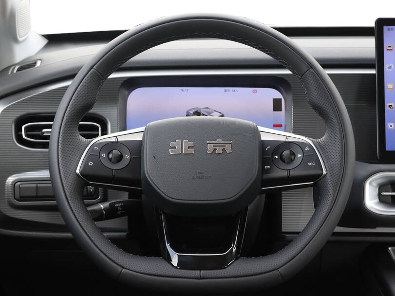 بايك بي جي ٣٠ 2025 Interior 