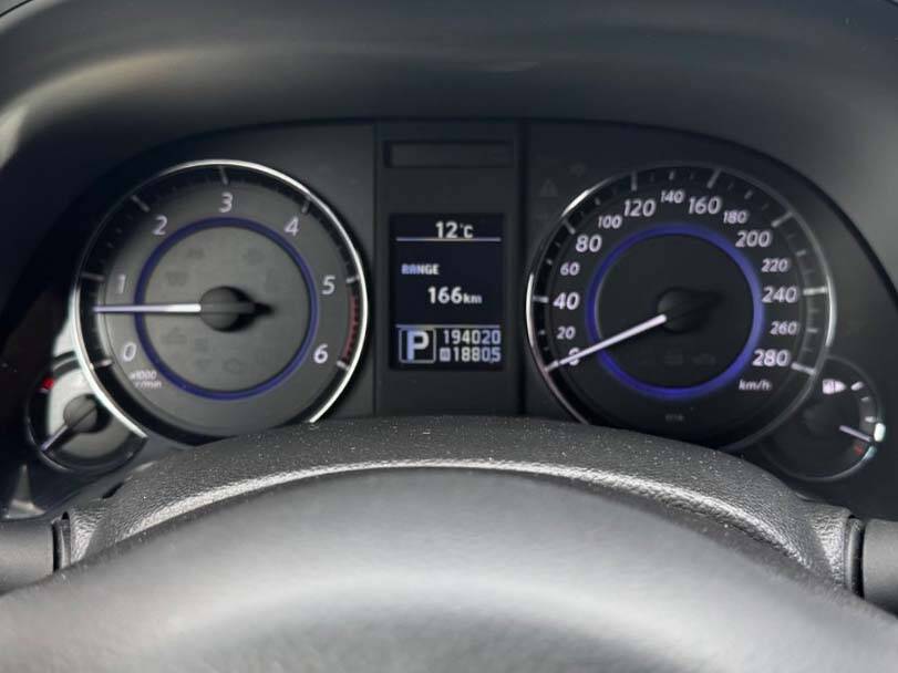 إنفينيتي إف إكس ٣٧ Interior 