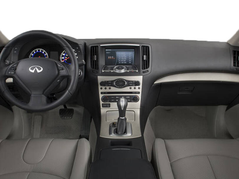 إنفينيتي جي Interior 