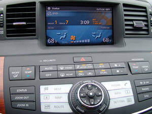 إنفينيتي إم ٥٦ الداخلية 