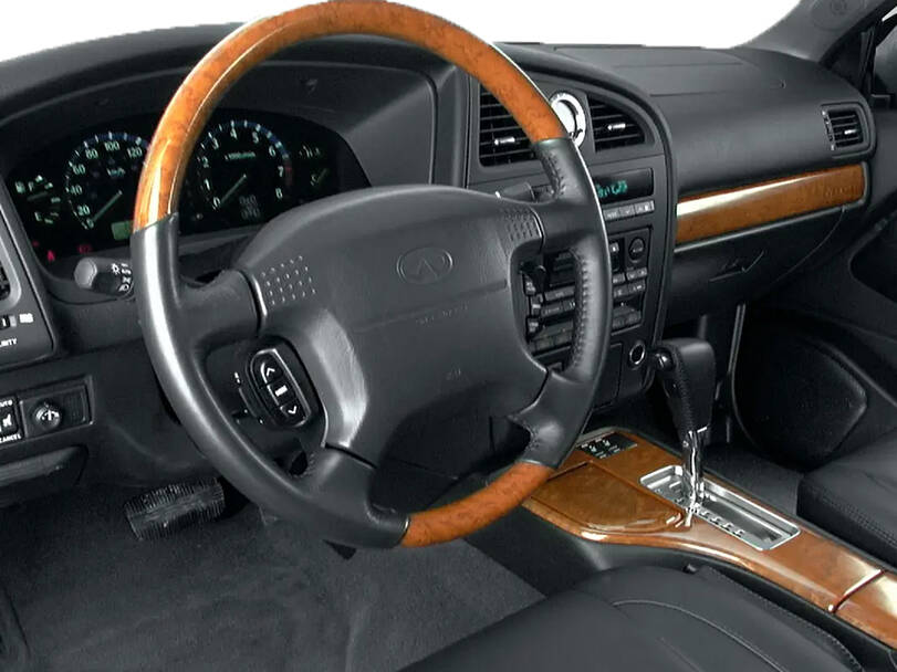 Infiniti QX4 Interior 