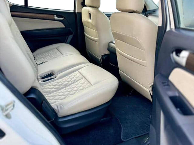 Isuzu Mu X 1st Generation Interior 