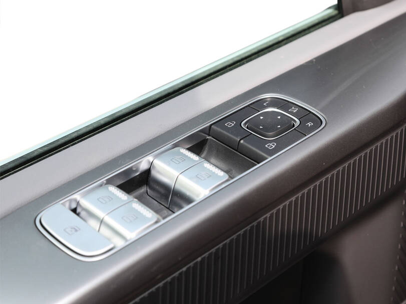 بايك بي جي ٤٠ سي 2025 Interior 