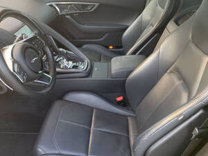  جاكوار F Type الداخلية 