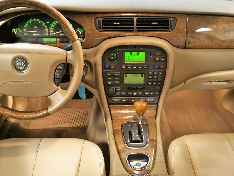  جاكوار إس تايب Interior 