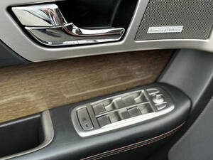  جاكوار XF الداخلية 