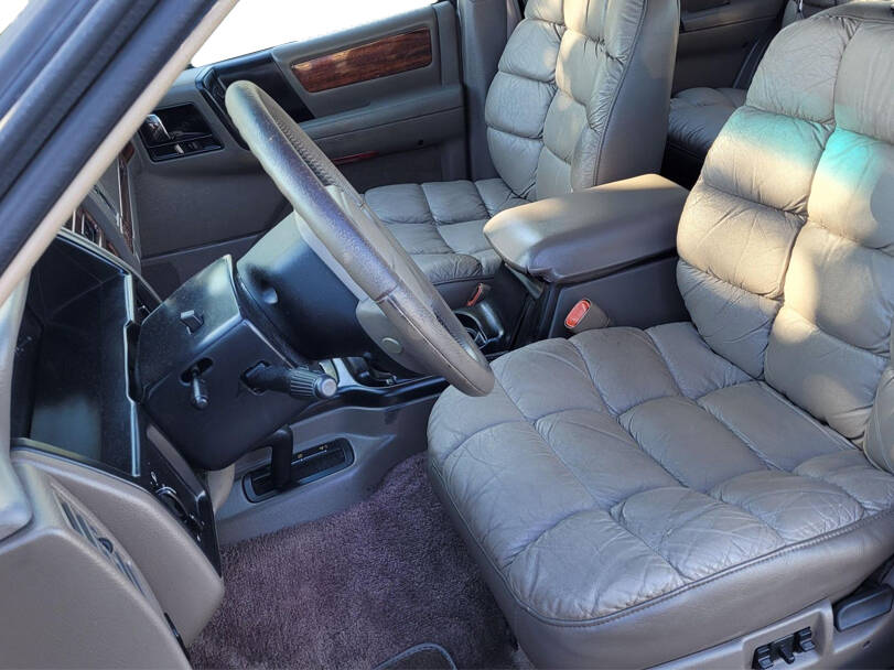 Jeep Grand Wagoneer 3rd Generation Interior 