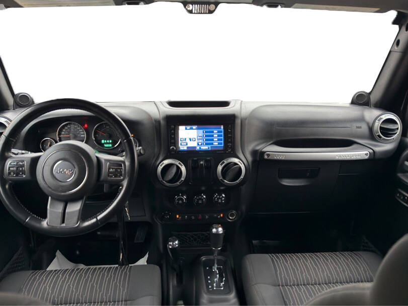 جيب رانجلر الجيل الثالث (JK) Interior 